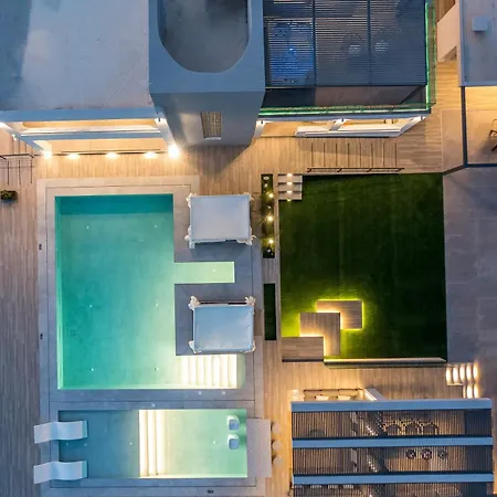 Grand Aqua Luxury By Mintzi