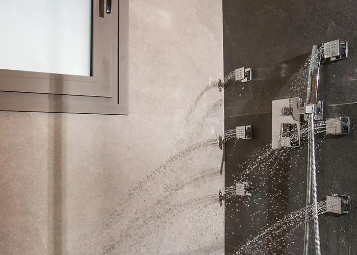 فيلة Grand Aqua Luxury By Mintzi غينادي