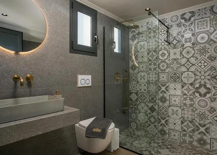 Grand Aqua Luxury By Mintzi غينادي