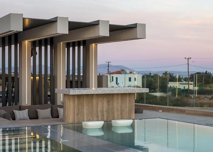 Grand Aqua Luxury By Mintzi * غينادي