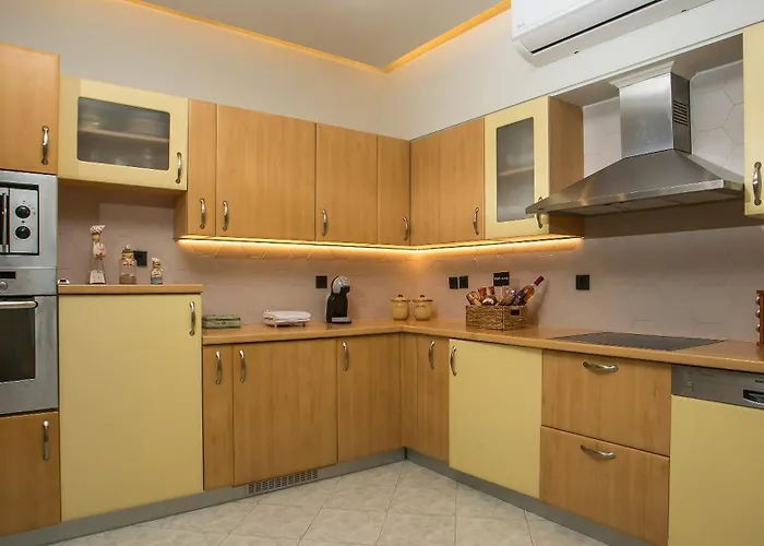 Grand Aqua Luxury By Mintzi * غينادي