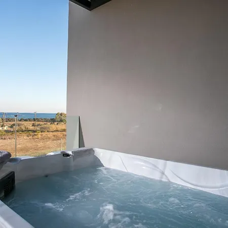 Grand Aqua Luxury By Mintzi *