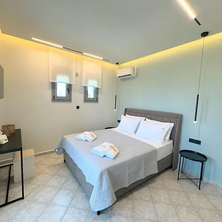 Villa Grand Aqua Luxury By Mintzi *